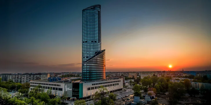 Luxusní apartmány ve Sky Tower: nejvyšší budova Wrocławi a nedávno i Polska, možnost jacuzzi
