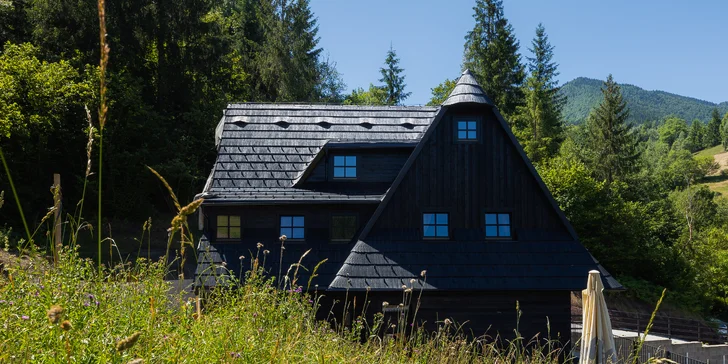 Zážitkový pobyt v tradiční dřevěnici v Malé Fatře s jídlem, wellness i adventure golfem
