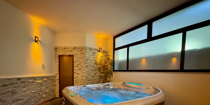 Zimní dovolená v Itálii, region Friulských Dolomit: hotel s polopenzí hned u skiareálu
