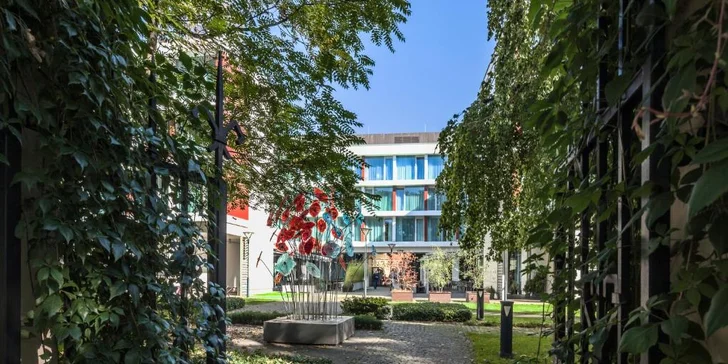 Poznejte Vratislav: hotel v centru města, vč. snídaně, fitness a vstupenek do Krupa Art Foundation, 600 m od náměstí Rynek