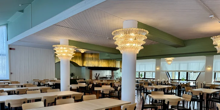 Zimní dovolená v Itálii, region Friulských Dolomit: hotel s polopenzí hned u skiareálu