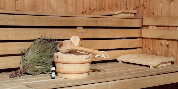 2 hod. privátní finské sauny a vířivky s láhví prosecca pro 2 osoby