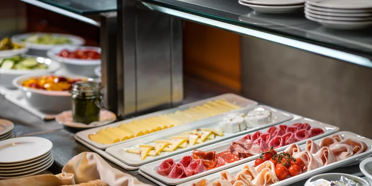 Pohodový pobyt v Ostravě: moderní hotel u Vítkovic se snídaní i wellness