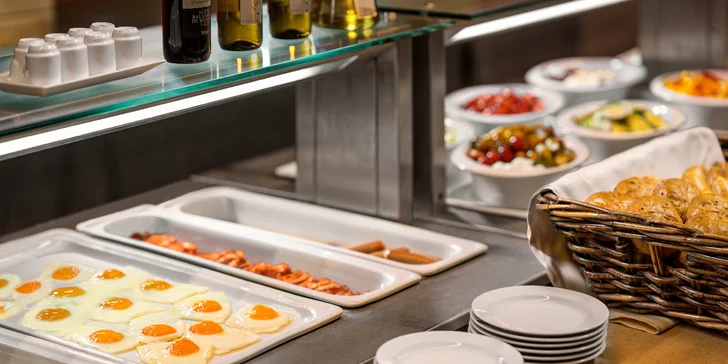 Pohodový pobyt v Ostravě: moderní hotel u Vítkovic se snídaní i wellness