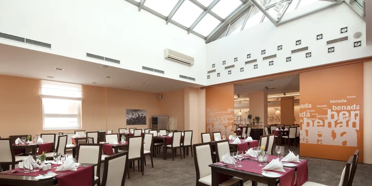 Pohodový pobyt v Ostravě: moderní hotel u Vítkovic se snídaní i wellness