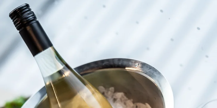 Veselí nad Moravou: stylové apartmány se snídaní, wellness i vínem