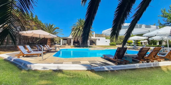 Odpočinek na řeckém ostrově Skyros: letenky, 3* hotel Melikari 300 m od pláže, snídaně, bazén