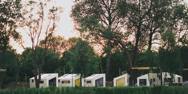 Glamping u jezera Jamno a u Baltu: bez jídla či se snídaní, spousta aktivit i domky s vlastním wellness