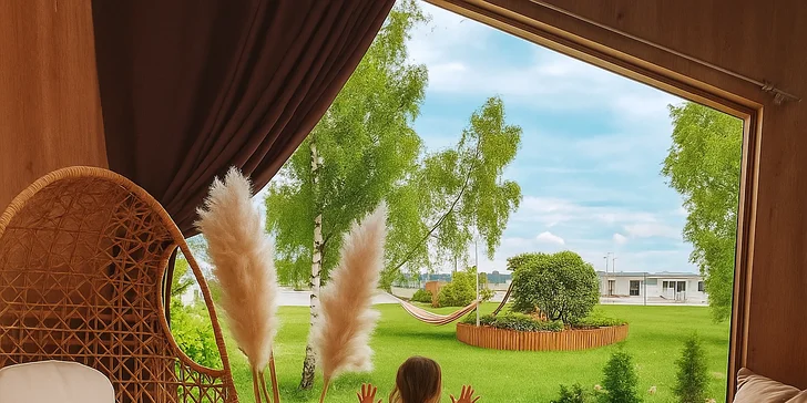 Glamping u jezera Jamno a u Baltu: bez jídla či se snídaní, spousta aktivit i domky s vlastním wellness