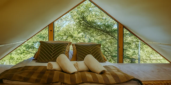 Glamping u jezera Jamno a u Baltu: bez jídla či se snídaní, spousta aktivit i domky s vlastním wellness