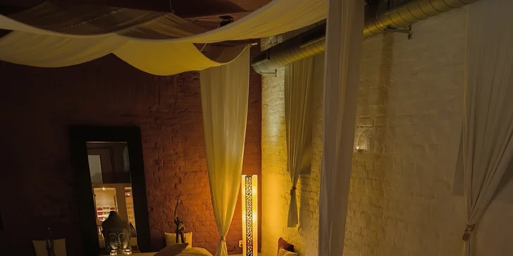 Masáž aroma olejem dle výběru: relaxační, sportovní, liftingová i pro páry