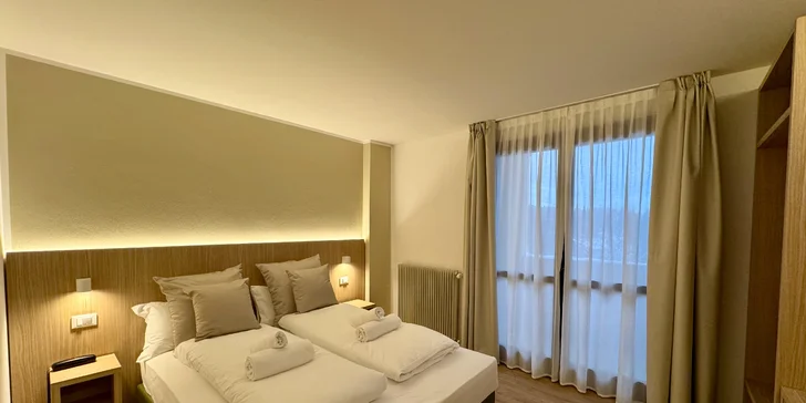 Zimní dovolená v Itálii, region Friulských Dolomit: hotel s polopenzí hned u skiareálu