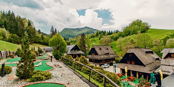 Zážitkový pobyt v tradiční dřevěnici v Malé Fatře s jídlem, wellness i adventure golfem