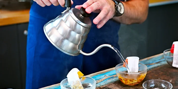 Čajový kurz v Praze - Karlíně: Objevte tajemství čajových lístků