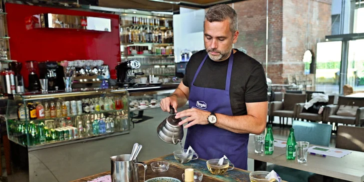 Čajový kurz v Praze - Karlíně: Objevte tajemství čajových lístků