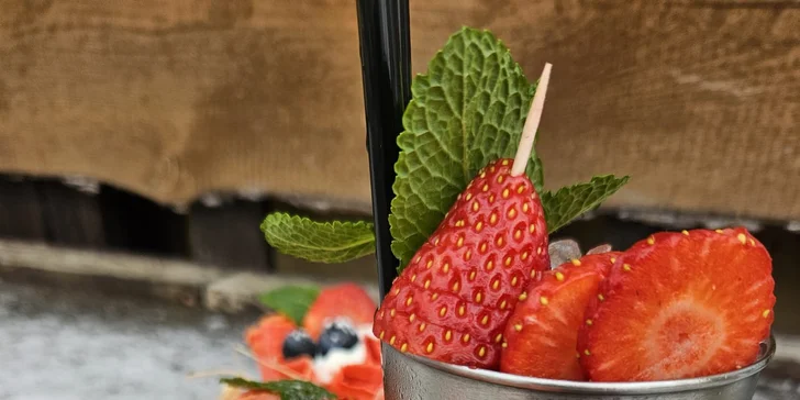Otevřený voucher na kávu, dezerty, koktejly, dárkové balíčky a jídla z nabídky CAFE59