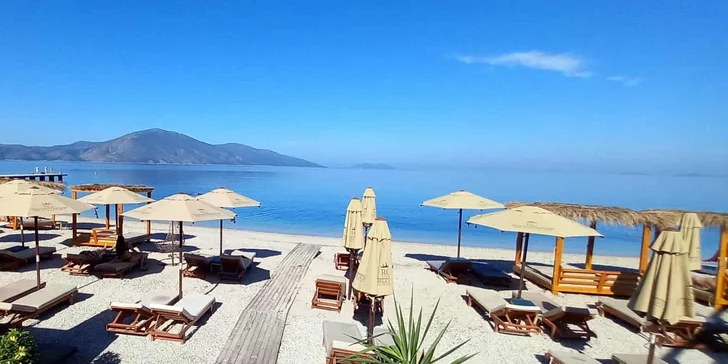 Letecky do Albánie: hotel Regina City**** s all inclusive, střešním bazénem a jen 100 m od pláže