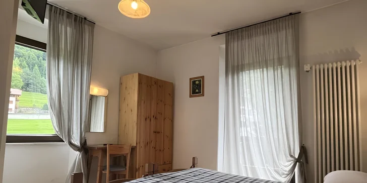 Italské Alpy: horský hotel s polopenzí a turistickou kartou až pro 9 osob