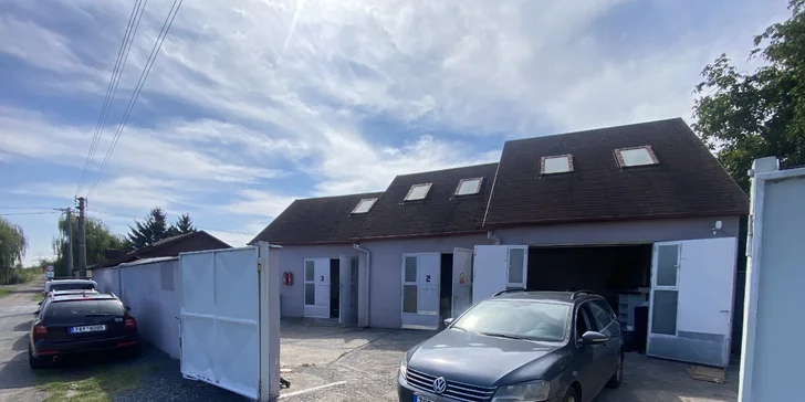 Přehození celých kol nebo výměna pneumatik i servisní prohlídka vozu