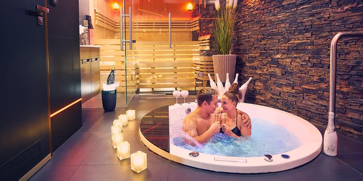 Relax v privátním wellness ve dnech neděle–čtvrtek: 60 nebo 90 min. a sekt či šampaňské