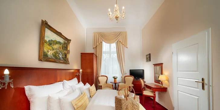 Pobyt ve 5* hotelu v centru Františkových Lázních: snídaně či polopenze, wellness i procedury