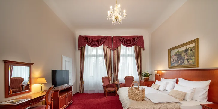 Pobyt ve 5* hotelu v centru Františkových Lázních: snídaně či polopenze, wellness i procedury