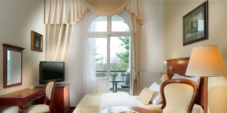 Pobyt ve 5* hotelu v centru Františkových Lázních: snídaně či polopenze, wellness i procedury