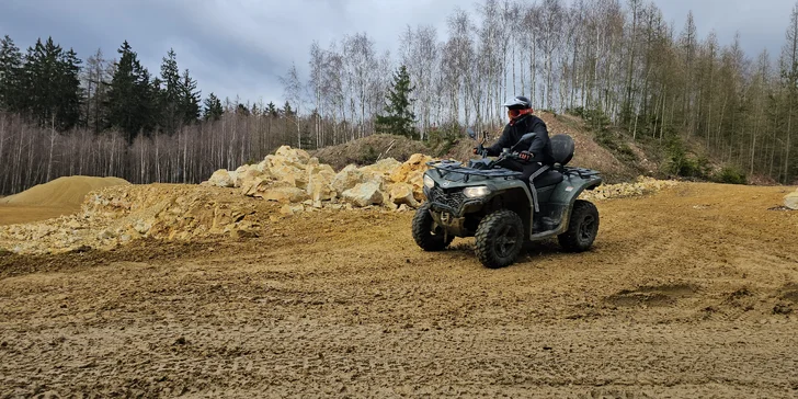 Výlet přírodou na čtyřkolkách pro jednotlivce, rodinu či partu přátel