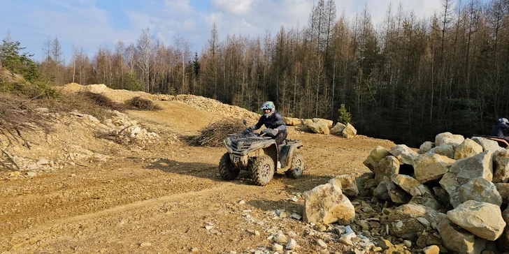 Výlet přírodou na čtyřkolkách pro jednotlivce, rodinu či partu přátel
