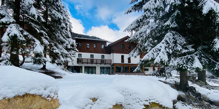 Rodinná dovolená na jihu Chopku: ubytování s polopenzí a výhledem na hory