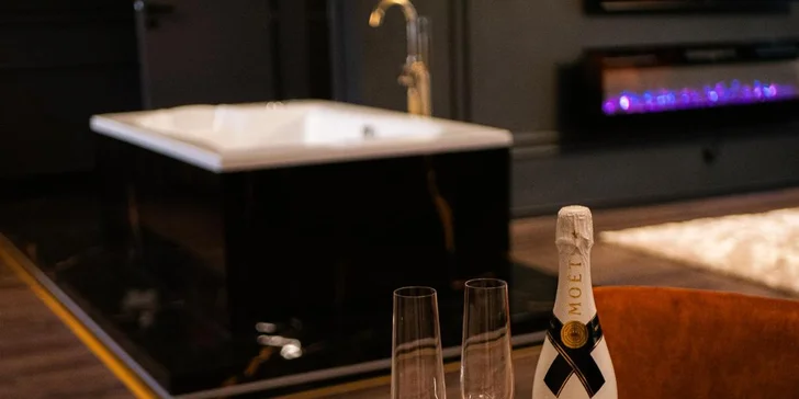Luxusní apartmán v centru Nitry s vířivkou a snídaní a lahví šampaňského