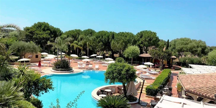 Dovolená na Sardinii: 4* hotel, light all inclusive, bazény, animace i letenky