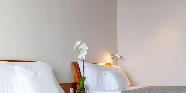 Madeira letecky: 5* resort přímo u pláže, polopenze nebo plná penze, infinity bazény