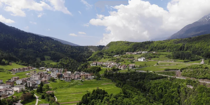 Italské Alpy: horský hotel s polopenzí a turistickou kartou až pro 9 osob