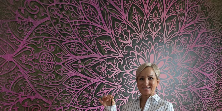 Terapeutická masáž na míru s aromaterapii a závěrečnou harmonizací zvukem