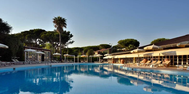 4* pobyt v Toskánsku: snídaně či polopenze, hotel 100 m od písečné pláže a v létě dětský miniclub