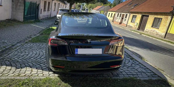 Tesla 3 Long Range Refresh: řízení, spolujízda i pronájem na 24 hodin či celý víkend