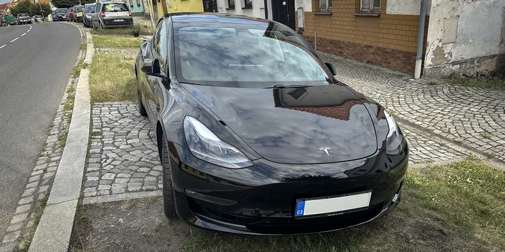 Tesla 3 Long Range Refresh: řízení, spolujízda i pronájem na 24 hodin či celý víkend