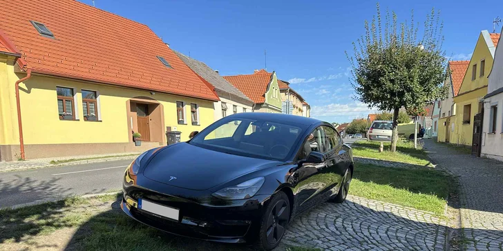 Tesla 3 Long Range Refresh: řízení, spolujízda i pronájem na 24 hodin či celý víkend