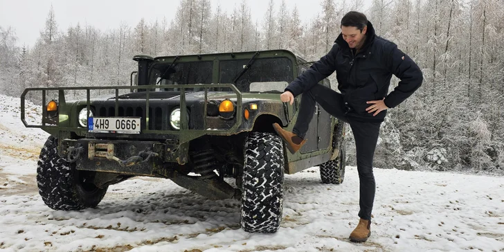 Zážitková jízda s instruktorem v armádním terénním voze Humvee: 15-60 min, možnost spolujezdce