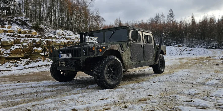 Zážitková jízda s instruktorem v armádním terénním voze Humvee: 15-60 min, možnost spolujezdce