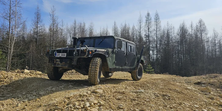 Zážitková jízda s instruktorem v armádním terénním voze Humvee: 15-60 min, možnost spolujezdce