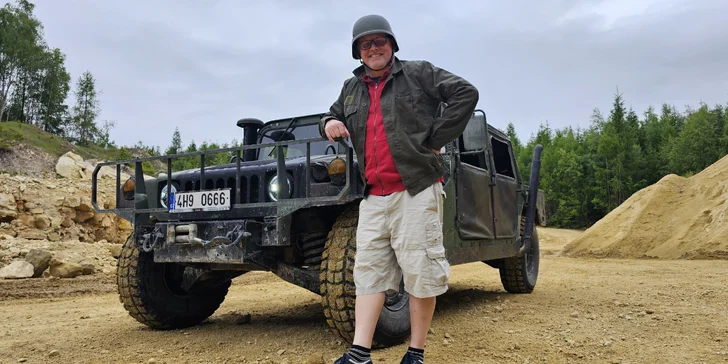 Zážitková jízda s instruktorem v armádním terénním voze Humvee: 15-60 min, možnost spolujezdce