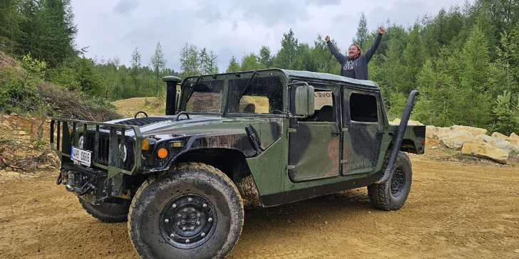 Zážitková jízda s instruktorem v armádním terénním voze Humvee: 15-60 min, možnost spolujezdce
