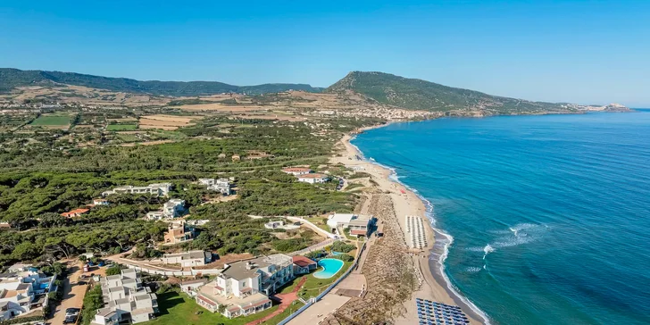 Sardinie s plnou penzí: Hotel Bellevue Resort Sardinia**** u písčité pláže, letenky i transfery v ceně