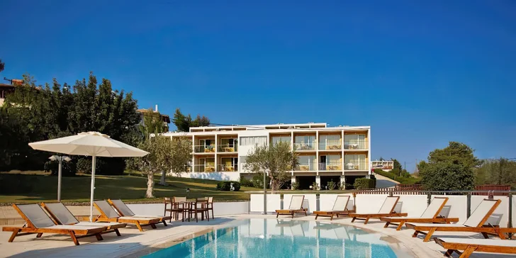 Hurá na Peloponés: 3* hotel přímo u pláže, all inclusive, bazény, letenky