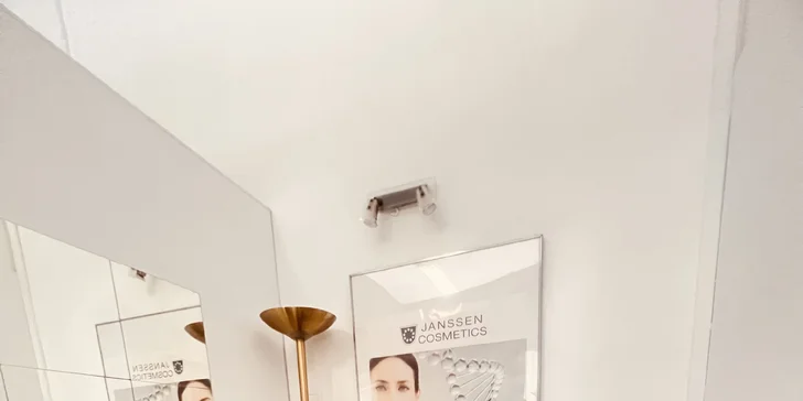 Rozmazlete svou pleť: liftingová péče a hloubkové čištění vč. ampule kyseliny hyaluronové