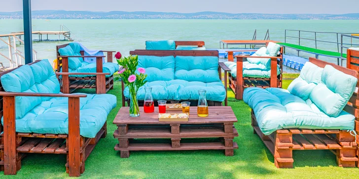 Dovolená u Balatonu: soukromá pláž, snídaně i wellness v zahradě