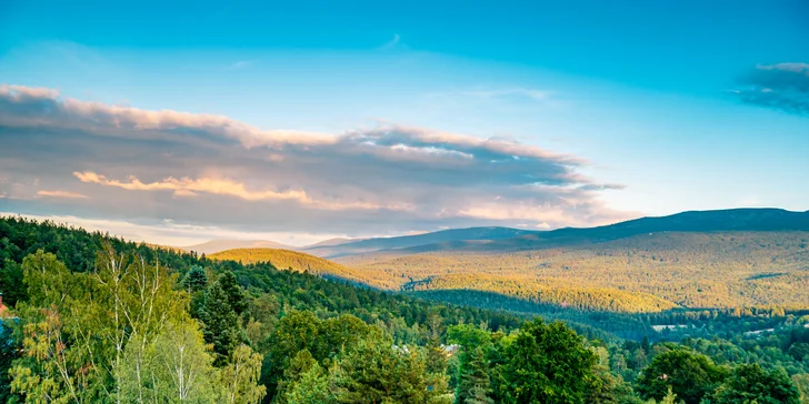 Nový moderní resort ve Sklářské Porubě: snídaně či polopenze, wellness, infinity bazén