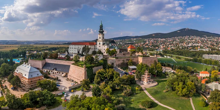 Luxusní apartmán v centru Nitry s vířivkou a snídaní a lahví šampaňského